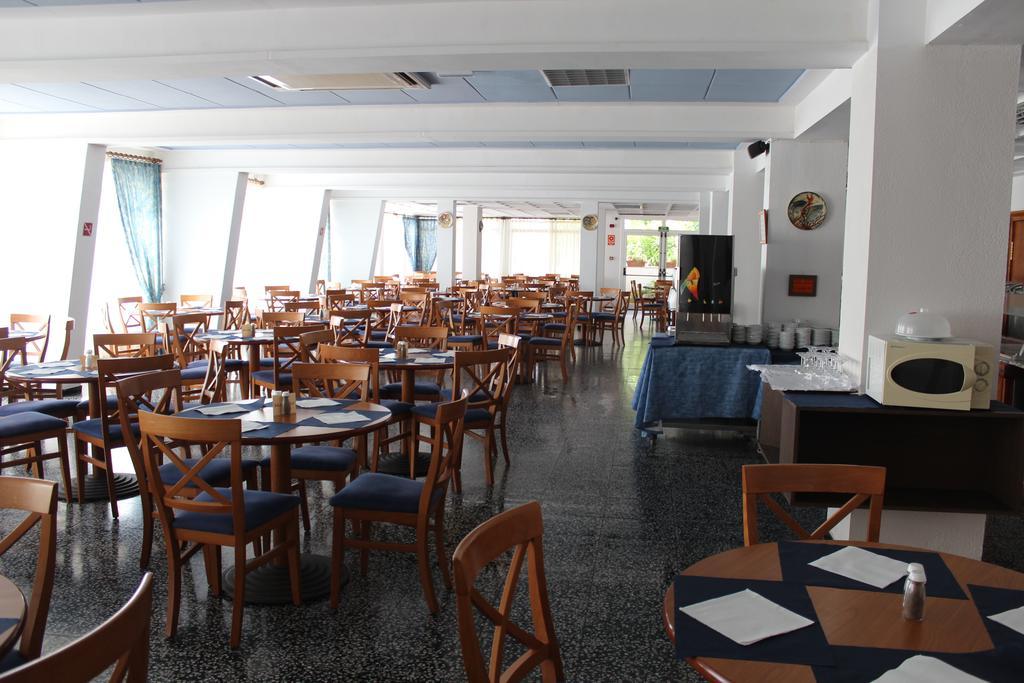 Hotel Checkin Flamingo L'Estartit Exterior foto