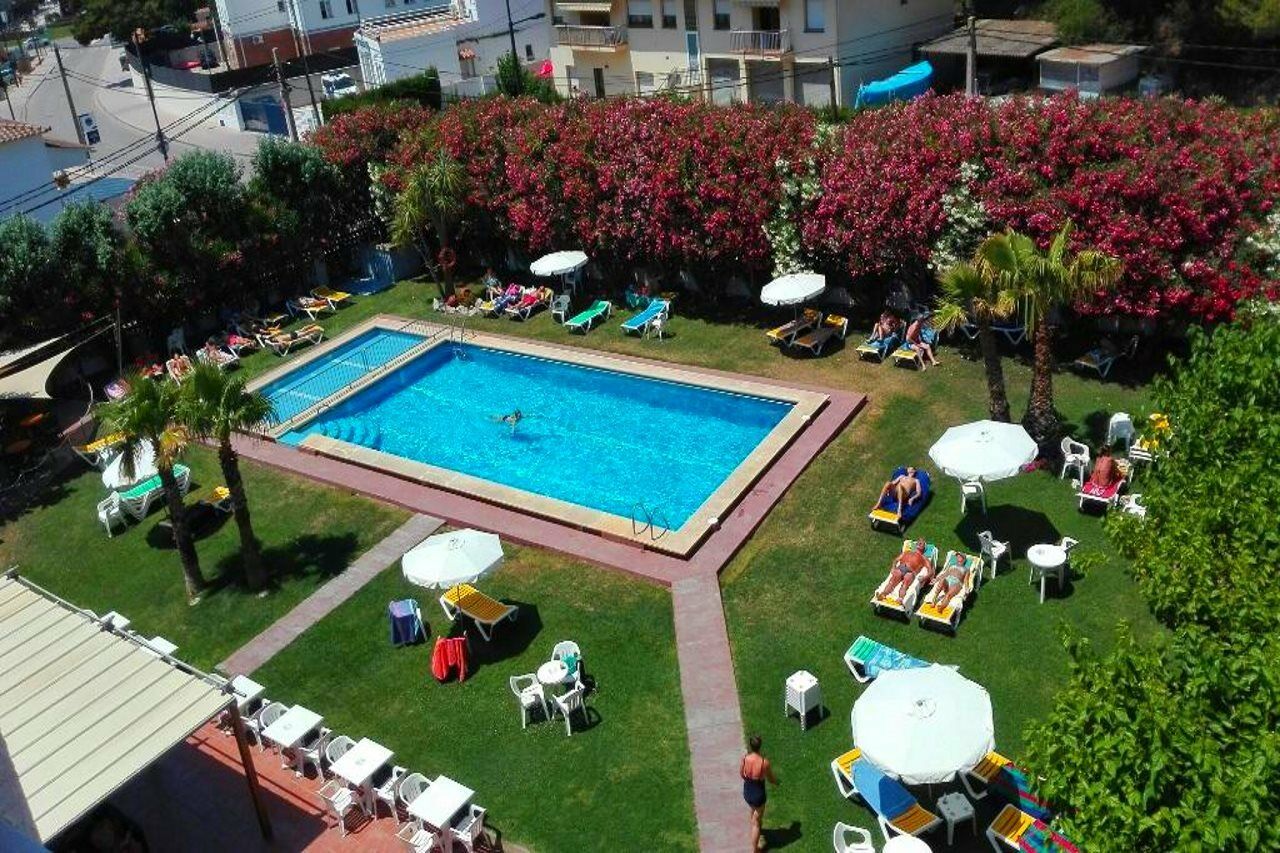 Hotel Checkin Flamingo L'Estartit Exterior foto